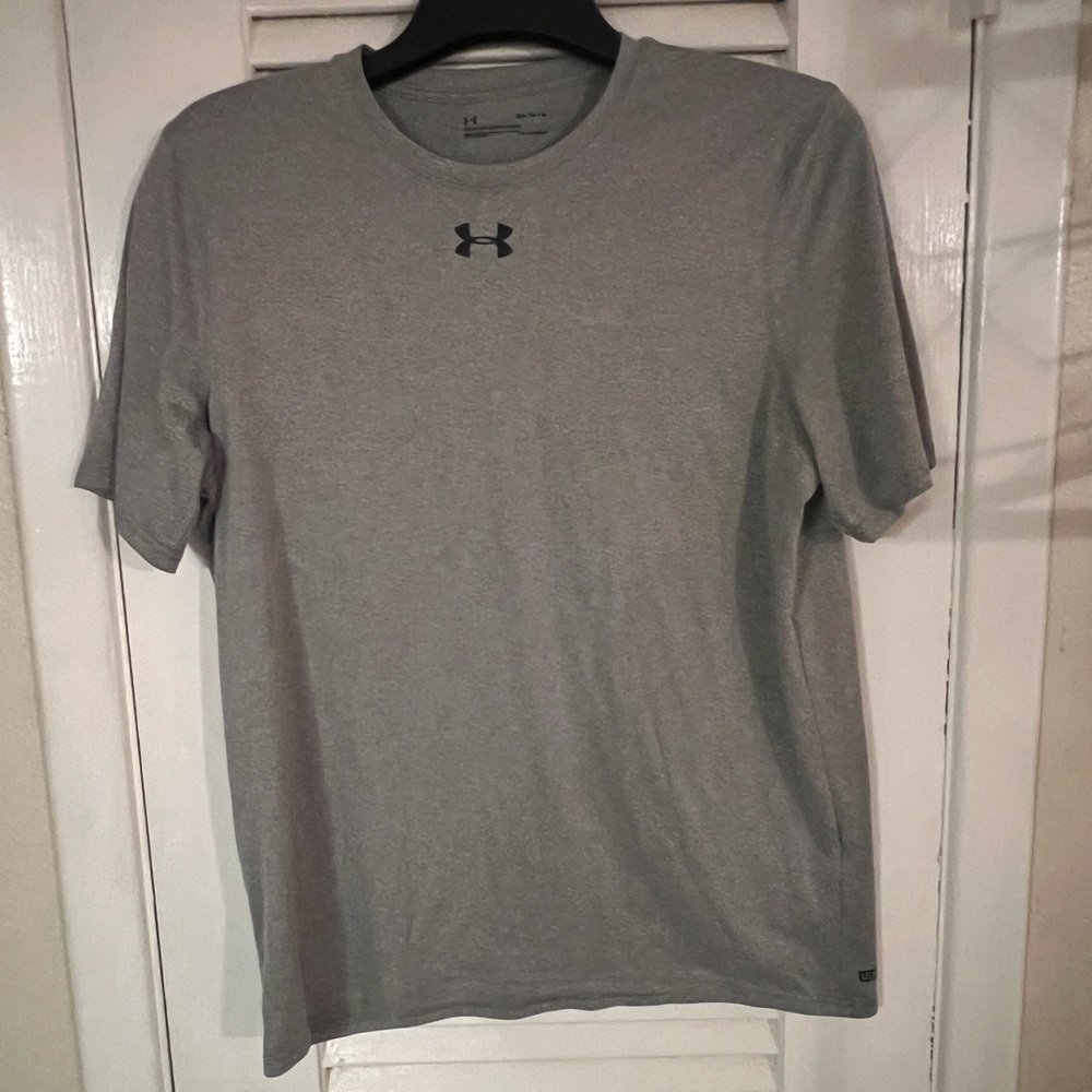 🤩 $5 SALE! 🤩 Under Armour Uline Heatgear tee shirt